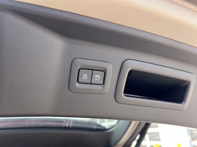 Thumbnail: 2026 Mazda CX-70 - 28