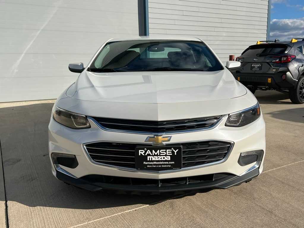 2017 Chevrolet Malibu 1LT photo 3
