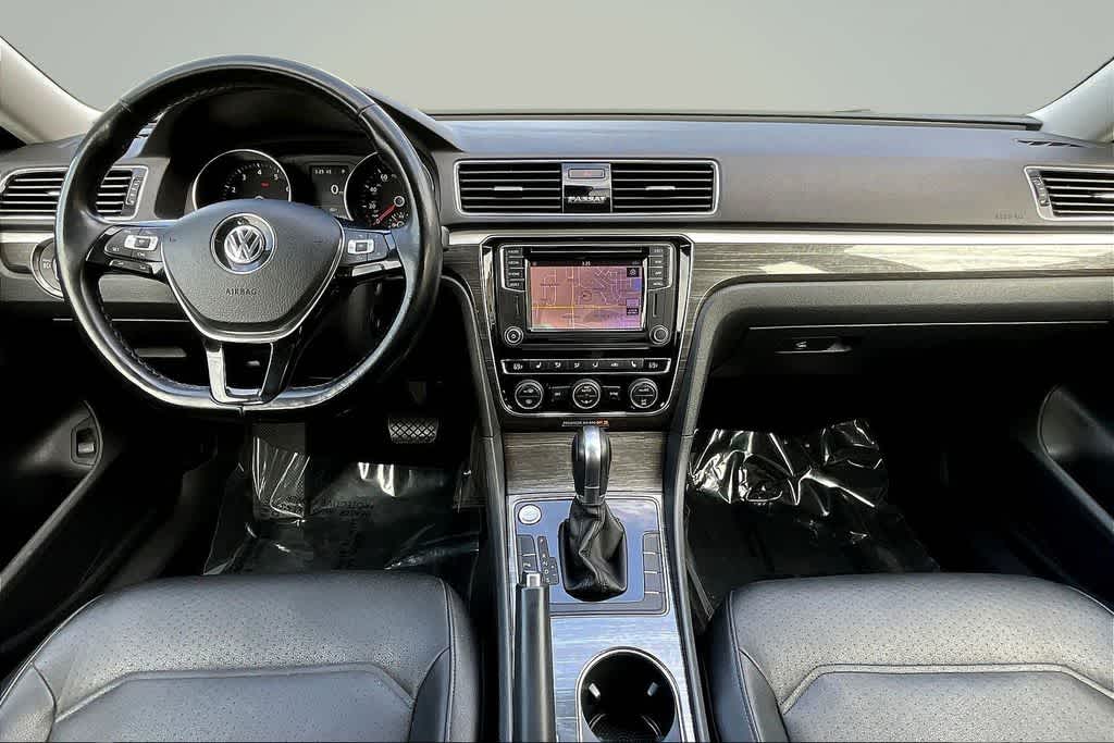 Thumbnail: 2018 Volkswagen Passat - 14