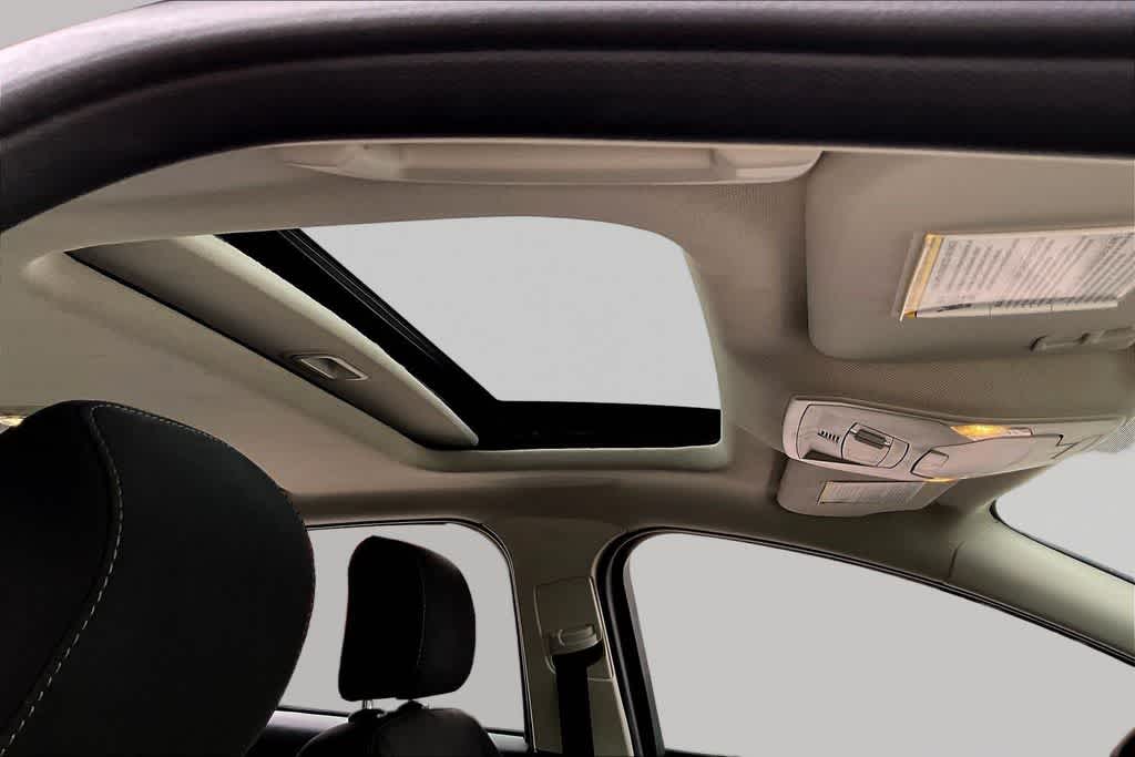 Thumbnail: 2016 Ford Focus - 15
