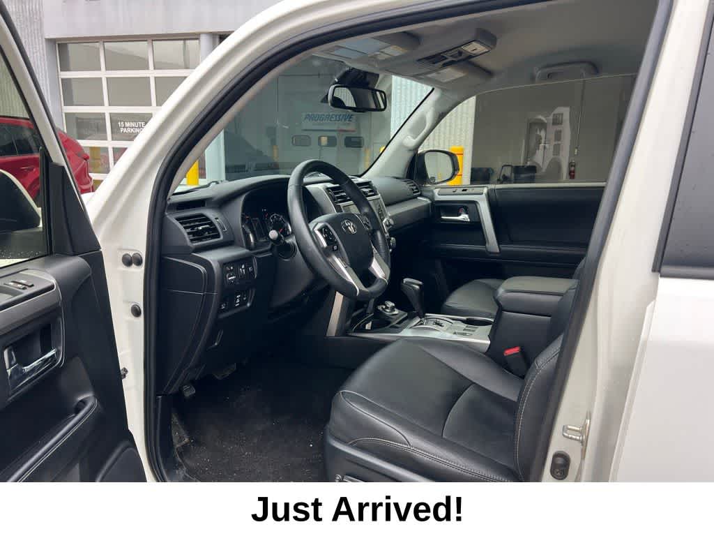 2022 Toyota 4Runner TRD Sport - Photo 2