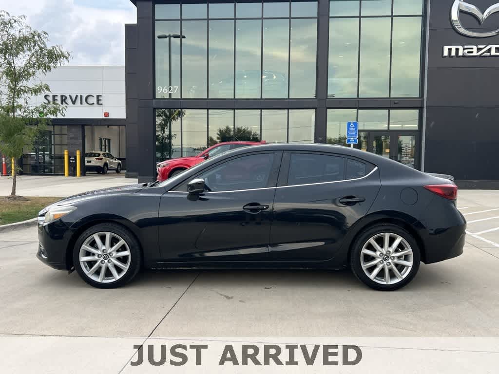 2017 Mazda Mazda3 Grand Touring photo 3