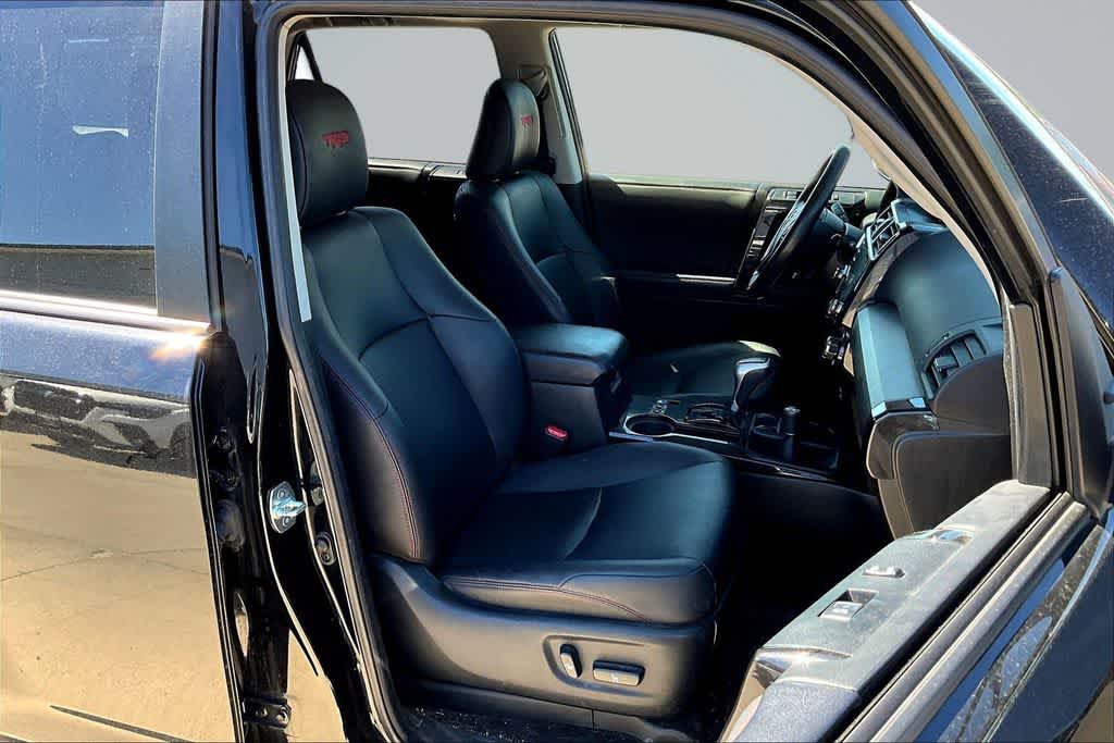 Thumbnail: 2020 Toyota 4Runner - 6