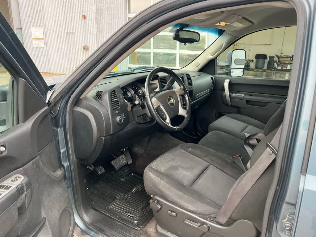 Used 2011 Chevrolet Silverado 1500 LT with VIN 3GCPKSE34BG273206 for sale in Urbandale, IA