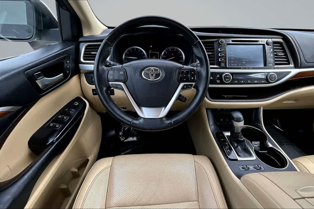 Thumbnail: 2018 Toyota Highlander - 5