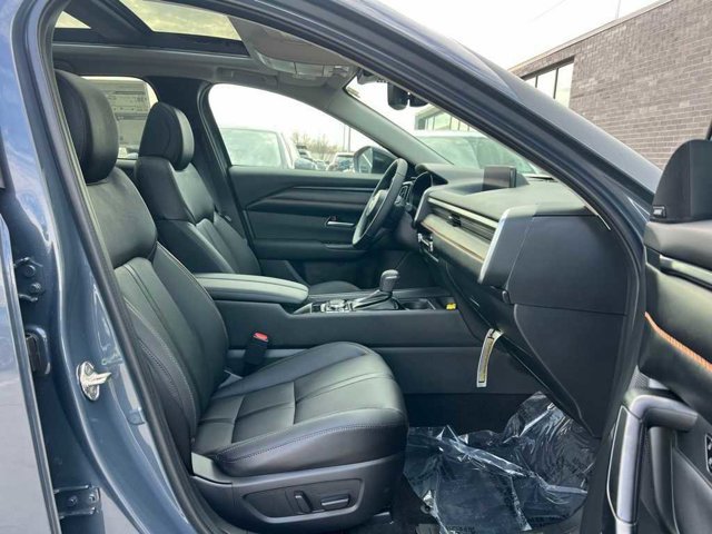 Thumbnail: 2026 Mazda CX-50 - 17