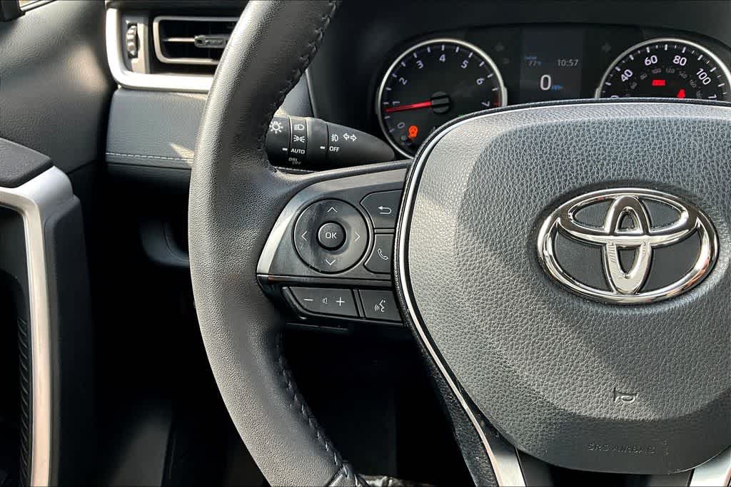 Thumbnail: 2021 Toyota RAV4 - 20