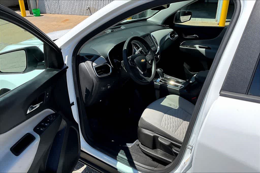 Thumbnail: 2021 Chevrolet Equinox - 3