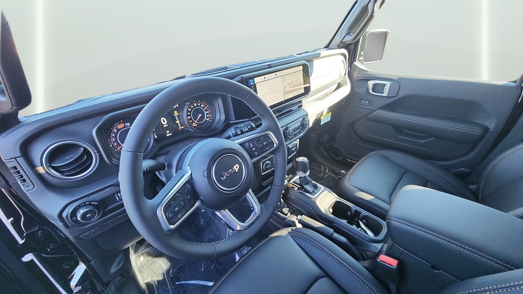 2026 Jeep Wrangler 4-Door Sahara - Photo 17