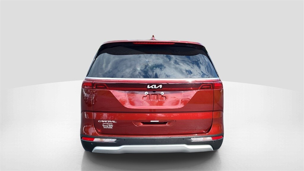 2024 Kia Carnival LX photo 4