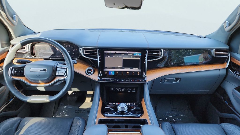 2024 Jeep Grand Wagoneer Series III - Photo 9