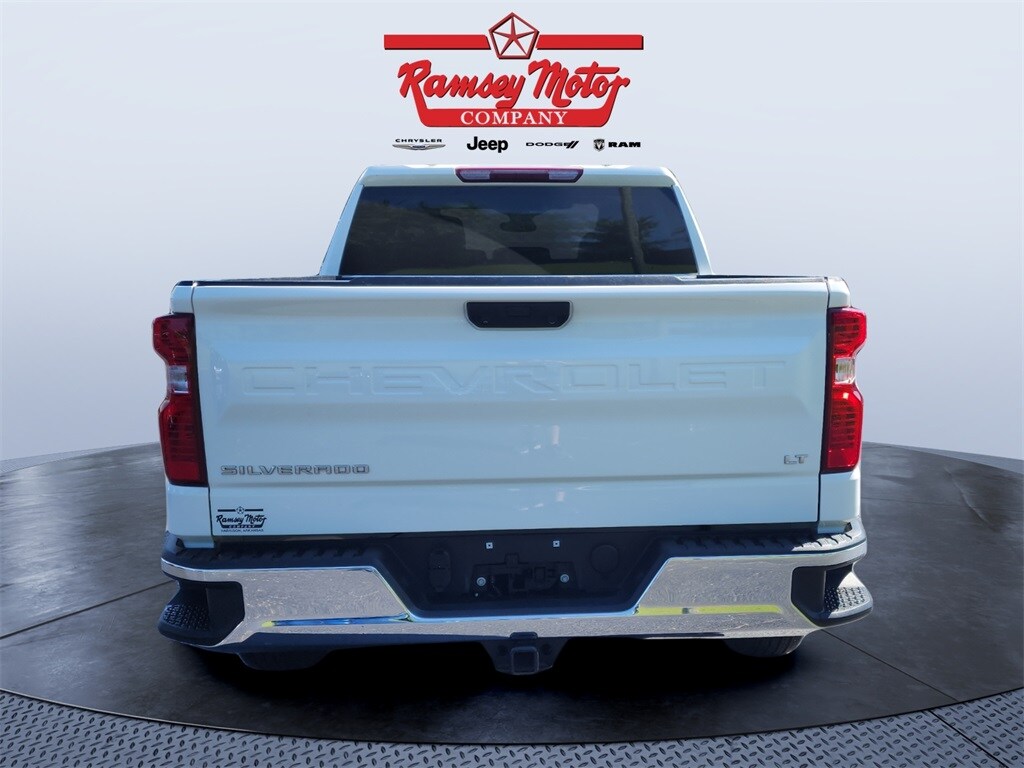 2023 Chevrolet Silverado 1500 LT photo 4