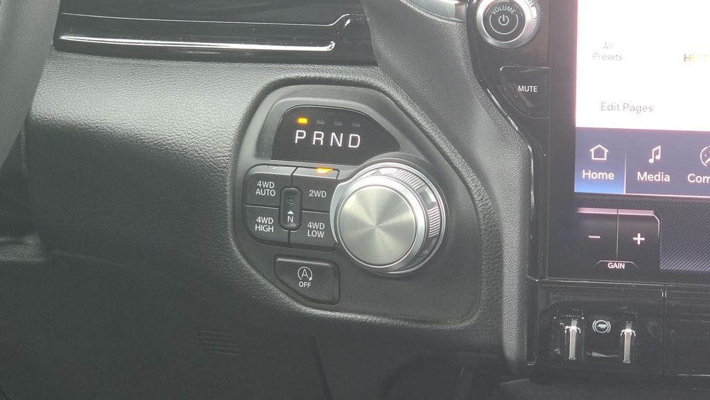 2025 RAM Ram 1500 Pickup Laramie - Photo 14