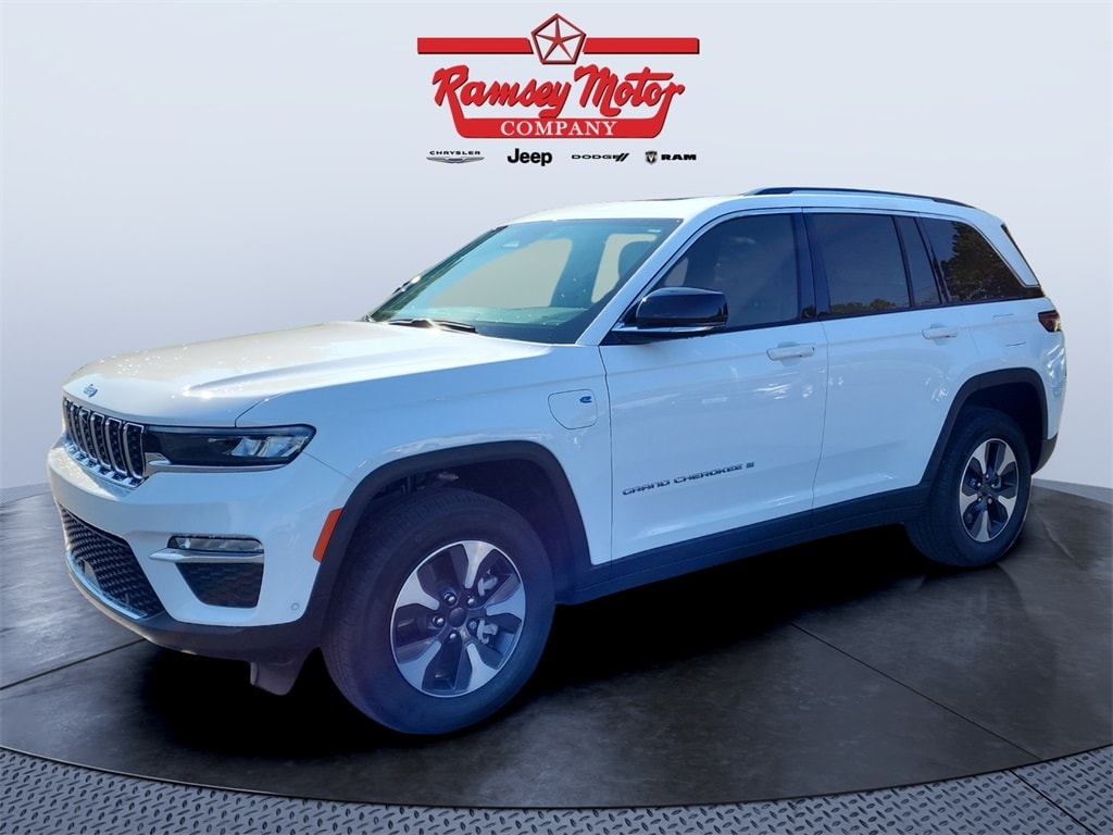 2022 Jeep Grand Cherokee 4xe's photo