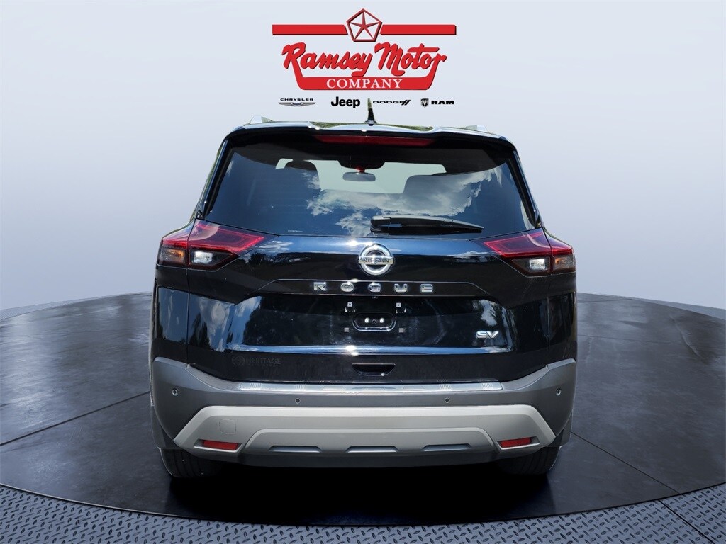 2021 Nissan Rogue SV photo 4