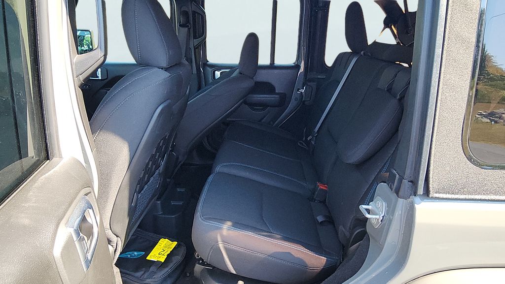 2022 Jeep Wrangler Unlimited Rubicon 4XE - Photo 14