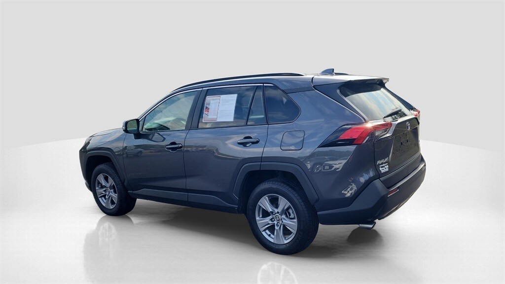 2024 Toyota RAV4 XLE photo 2