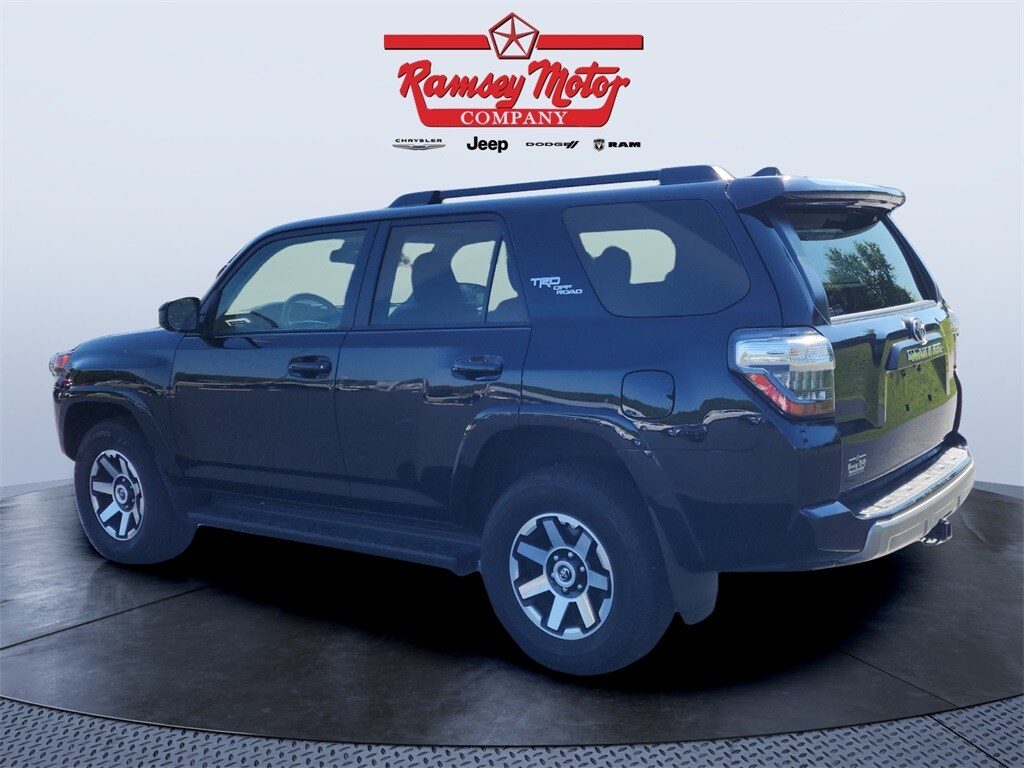 2024 Toyota 4Runner TRD Off-Road photo 2