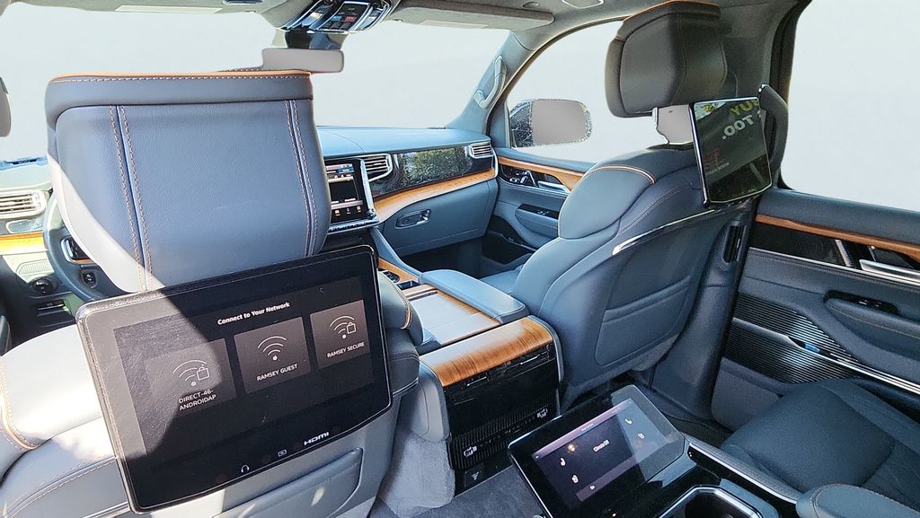 2024 Jeep Grand Wagoneer Series III - Photo 19
