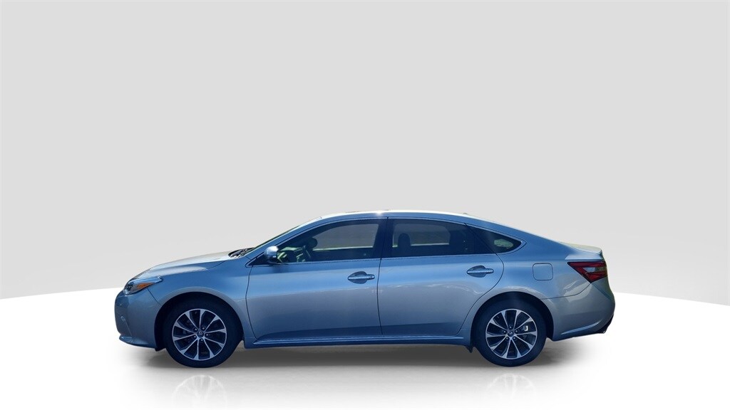 2017 Toyota Avalon Plus XLE Premium Touring Limited photo 2