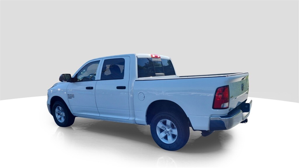 2023 Ram 1500 Classic SLT photo 3