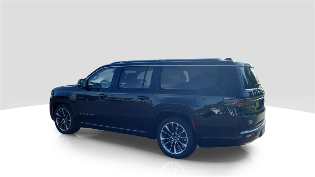 2024 Jeep Wagoneer L Series III photo 3