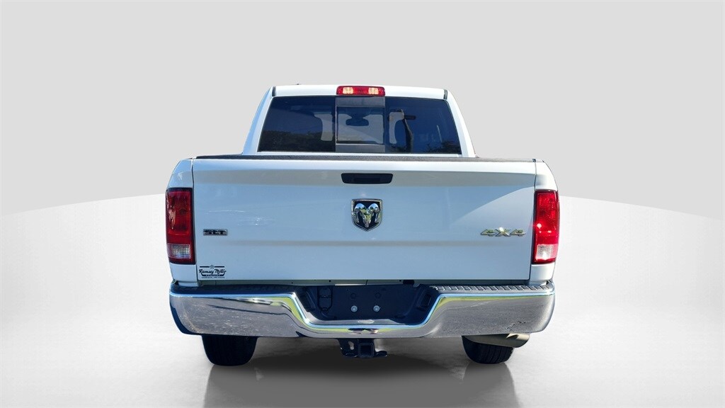 2023 Ram 1500 Classic SLT photo 4