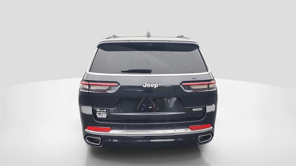 2024 Jeep Grand Cherokee Overland photo 3