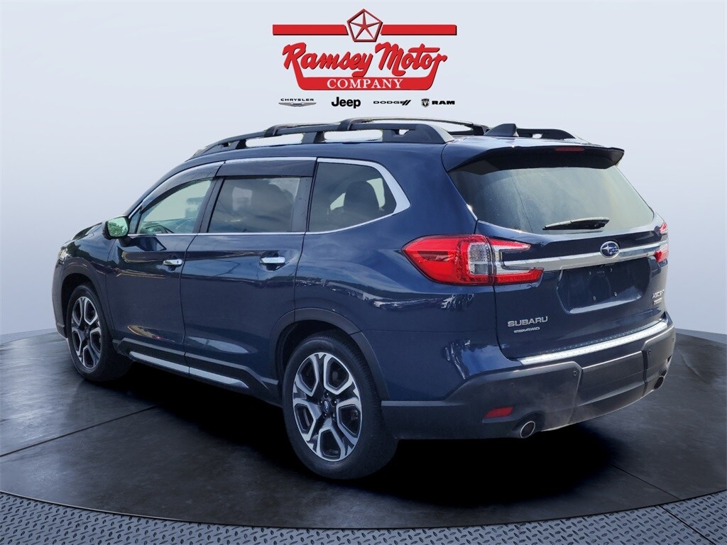 2023 Subaru Ascent Touring photo 3