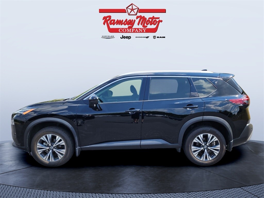 2021 Nissan Rogue SV photo 2