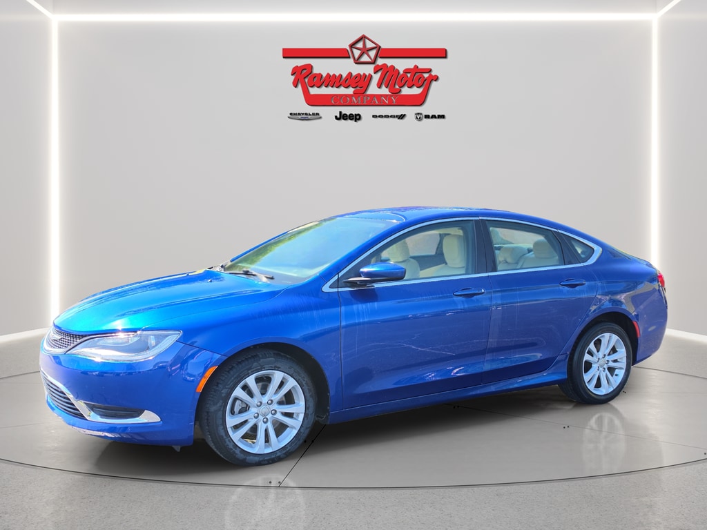 2017 Chrysler 200 Limited Platinum's photo