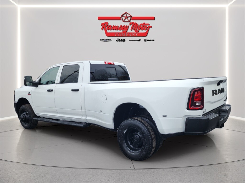 New 2026 Ram 3500 TRADESMAN CREW CAB 4X4 8' BOX Pickup
