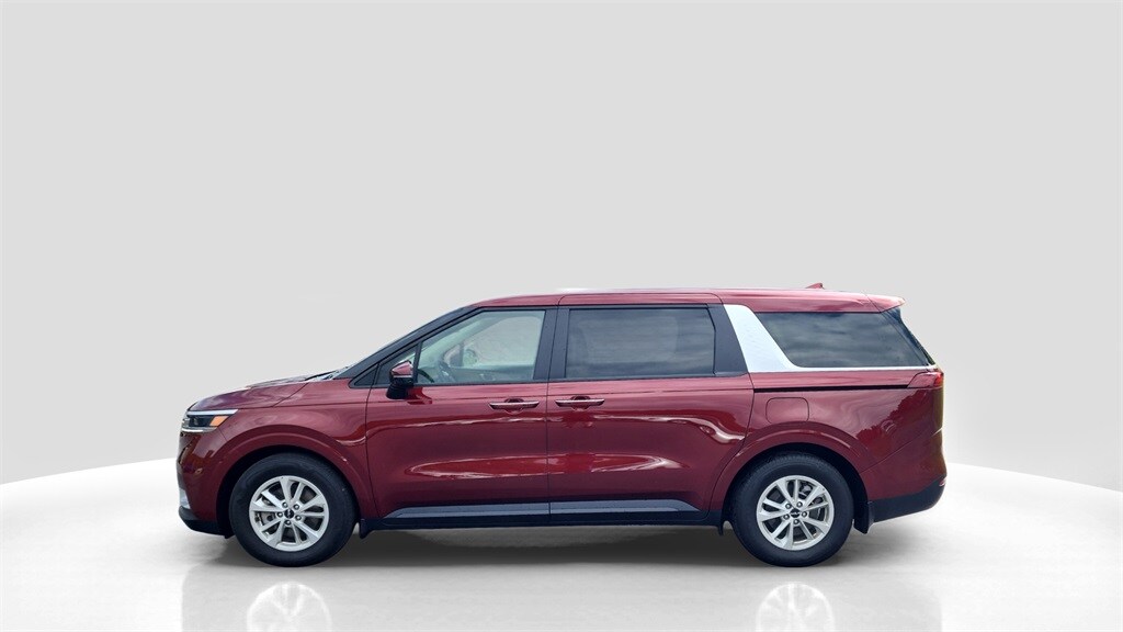 2024 Kia Carnival LX photo 2
