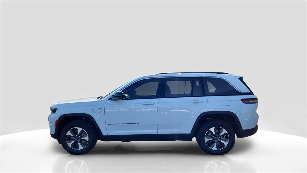 2022 Jeep Grand Cherokee Limited 4xe photo 2