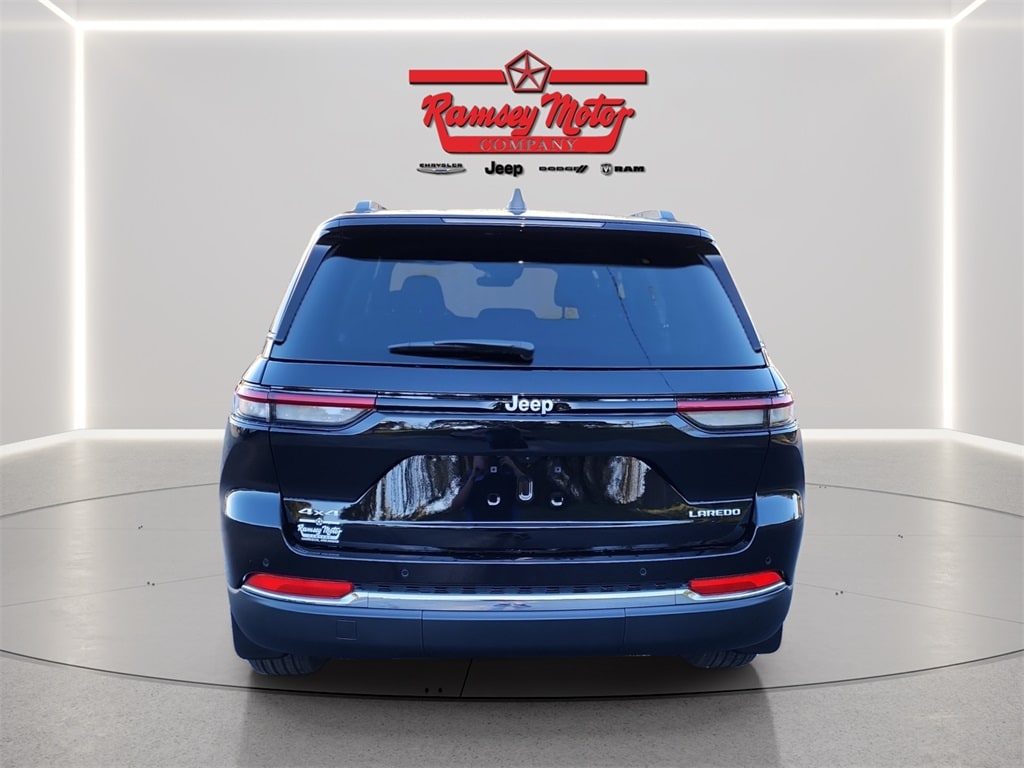 New 2025 Jeep Grand Cherokee LAREDO X 4X4 Sport Utility