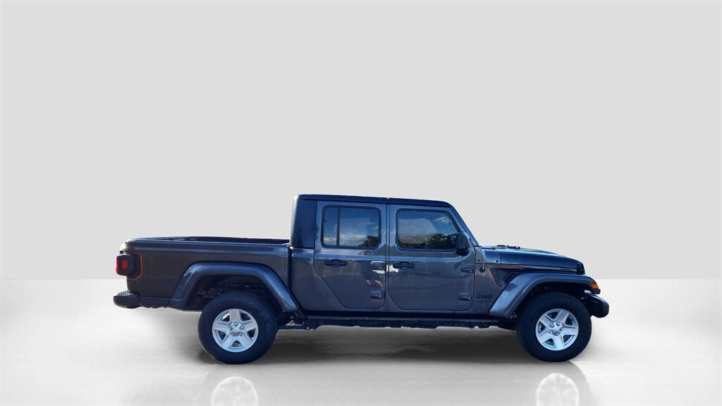 2022 Jeep Gladiator Sport photo 3