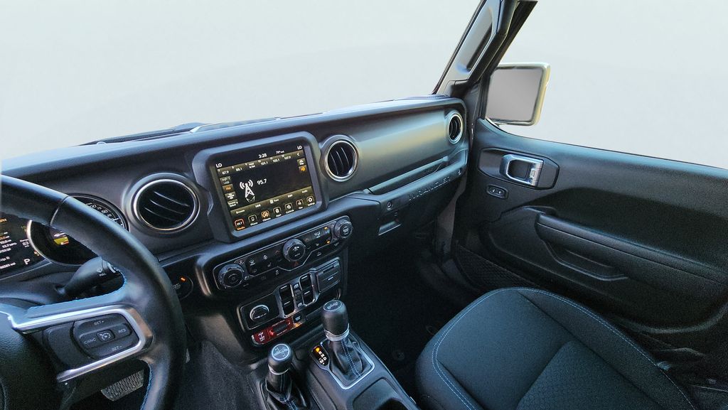 2022 Jeep Wrangler Unlimited Rubicon 4XE - Photo 17
