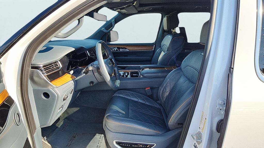 2024 Jeep Grand Wagoneer Series III - Photo 15