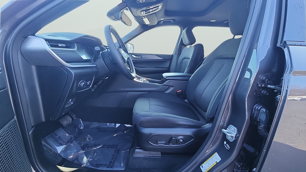 2025 Jeep Grand Cherokee L Laredo - Photo 15