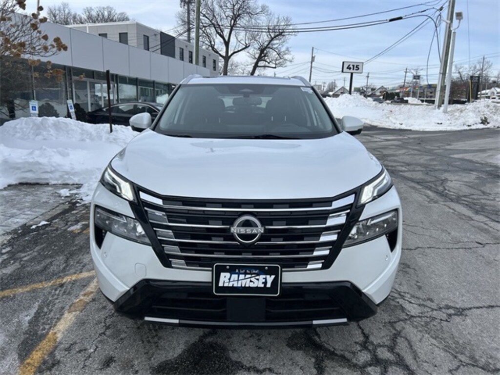 Used 2024 Nissan Rogue Platinum SUV