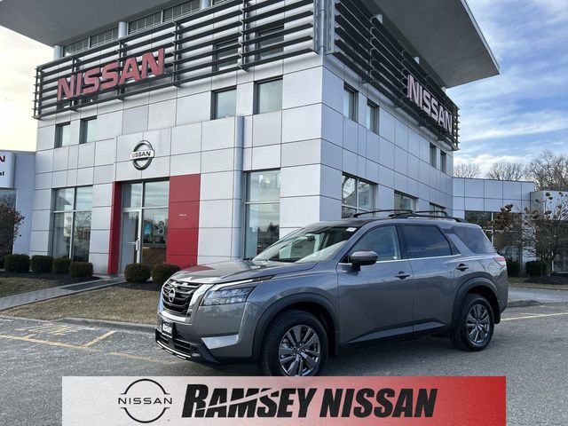 2025 Nissan Pathfinder SV 4WD's photo