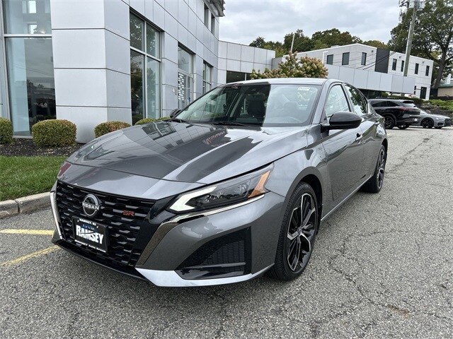 2024 Nissan Altima 2.5 SR photo 3