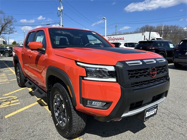 2025 Nissan Frontier PRO-4X photo 2