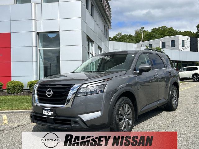 2024 Nissan Pathfinder SV 4WD's photo