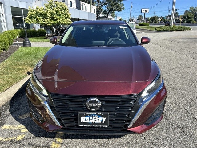 2023 Nissan Altima 2.5 SV photo 3