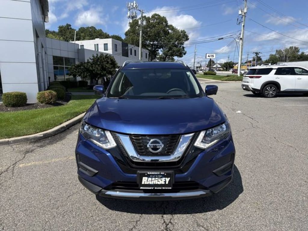 Certified 2017 Nissan Rogue SV SUV