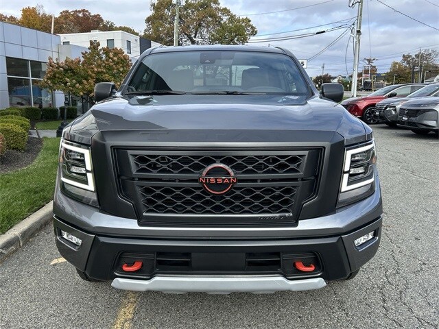 2024 Nissan Titan PRO-4X photo 2