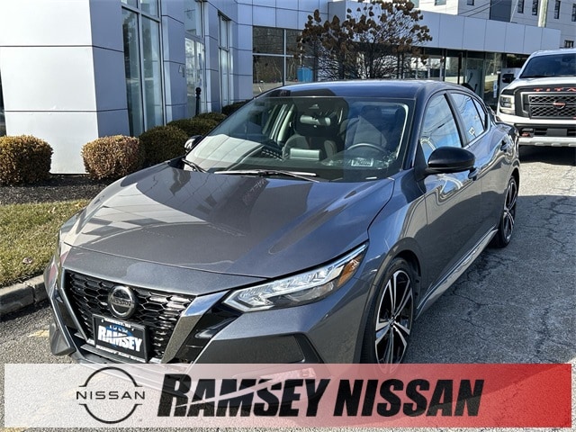 2020 Nissan Sentra SR's photo