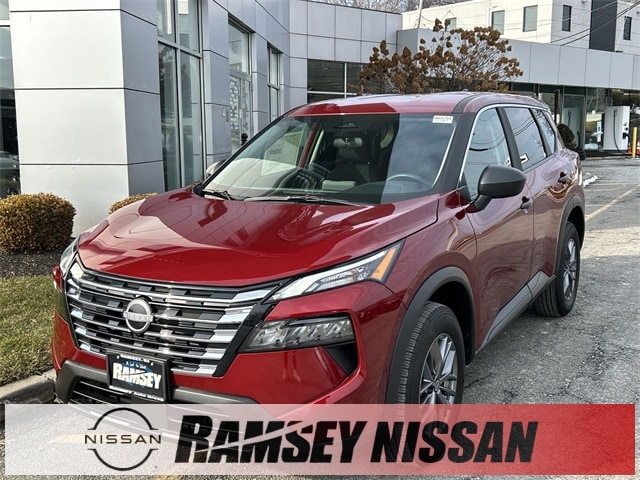 2025 Nissan Rogue S's photo