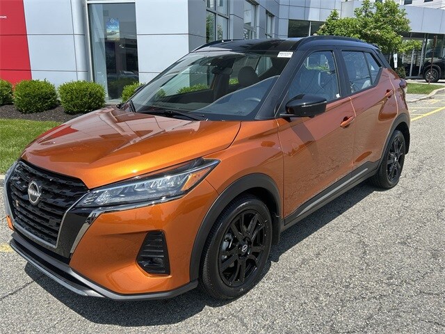 2024 Nissan Kicks SR photo 4